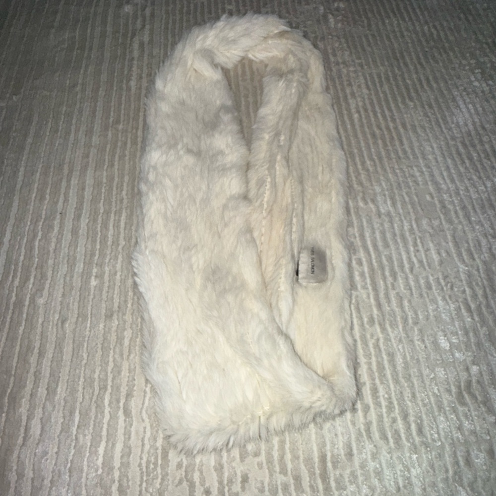 Luxurious Cream Fur Scarf
